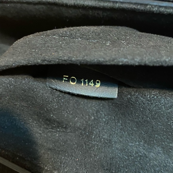 Louis Vuitton Very Messenger - Picture 8 of 13